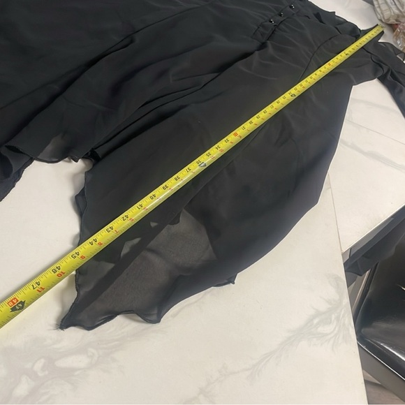 Elegant Black Off-Shoulder Dress - Picture 8 of 9